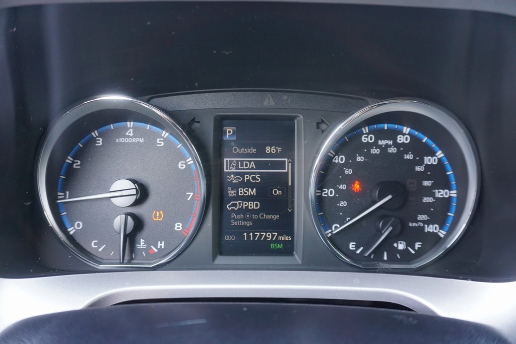 Certified 2018 Toyota RAV4 Limited image 5