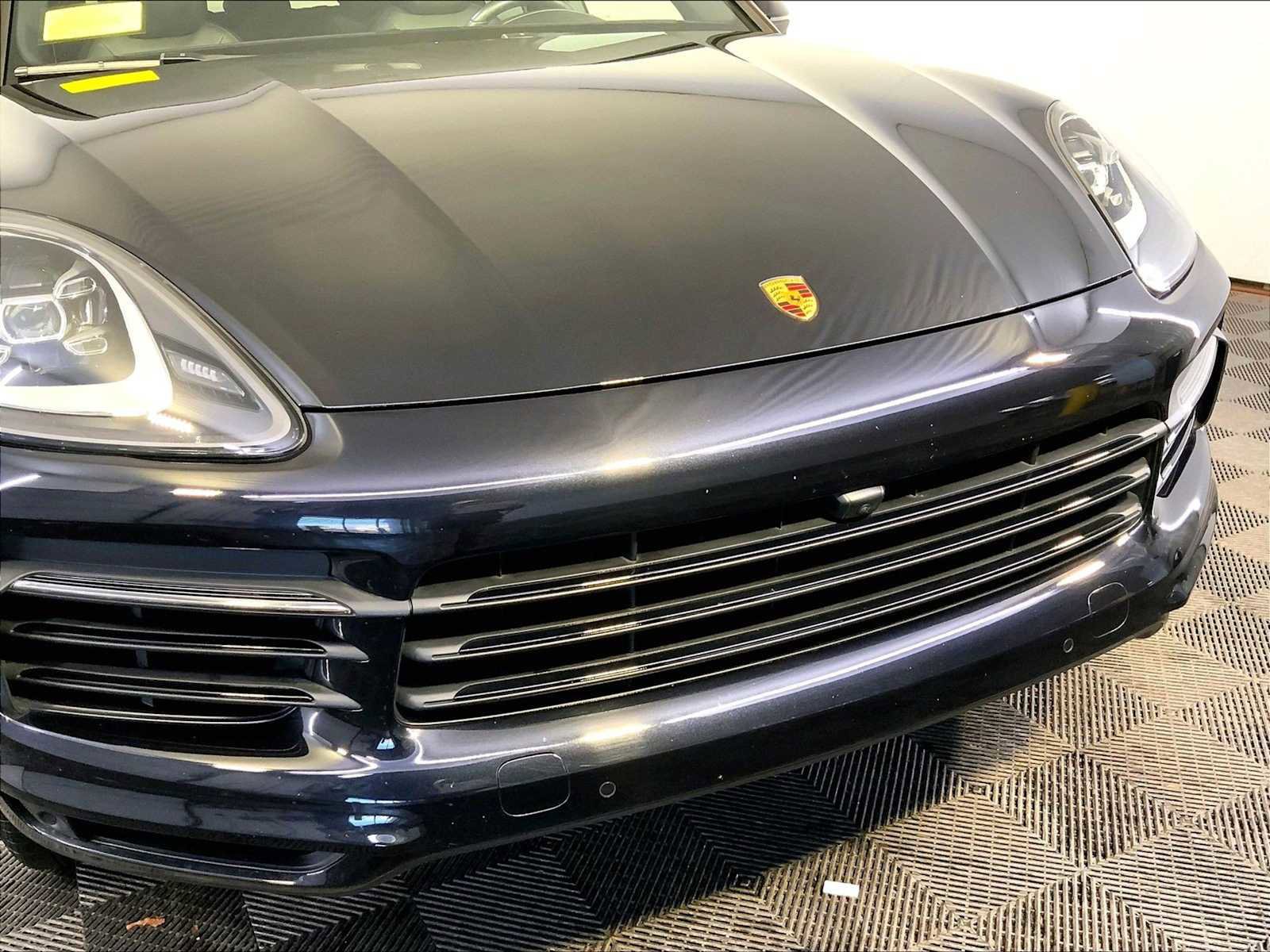 Certified 2022 Porsche Cayenne w/ Premium Package image 34