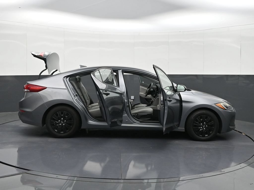 Used 2017 Hyundai Elantra SE FWD image 38