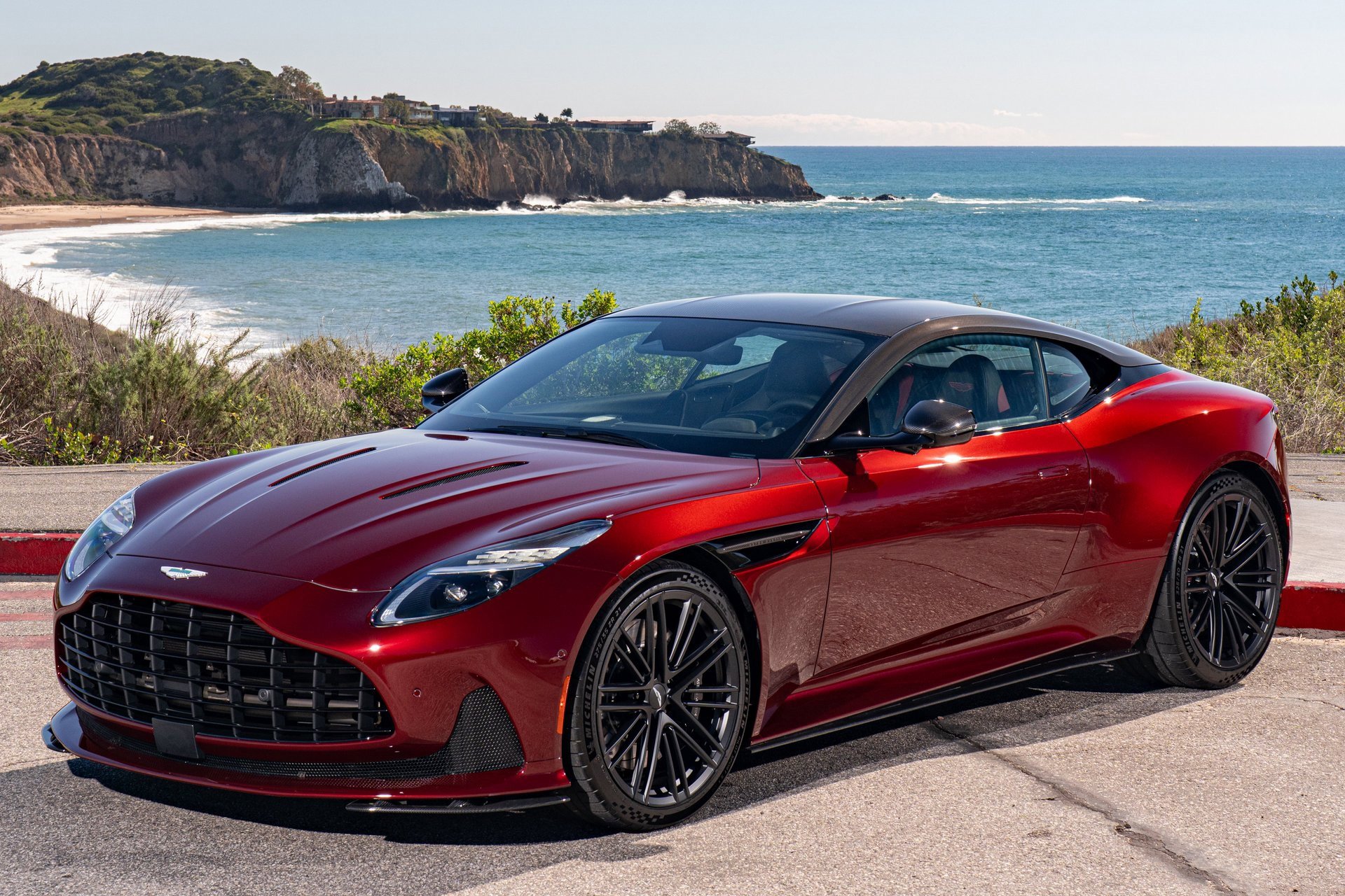 Used 2024 Aston Martin DB12 Coupe image 2