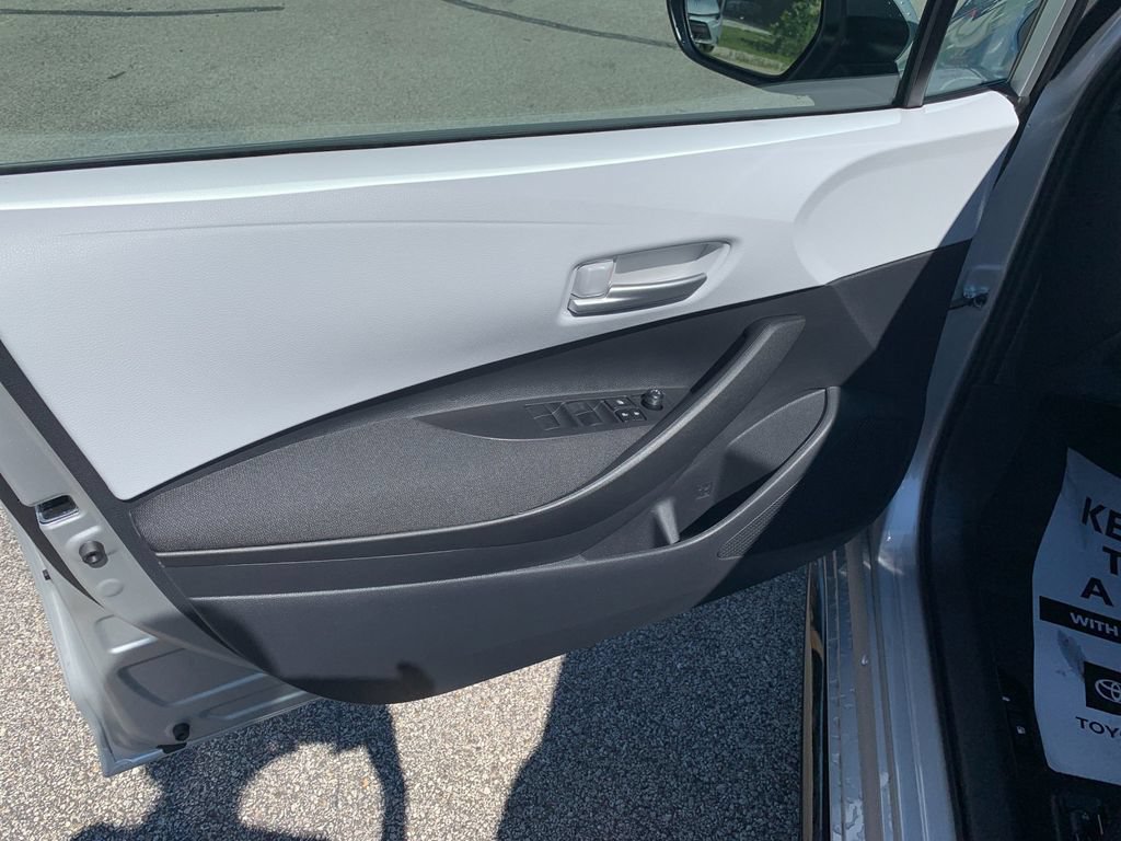 Used 2026 Toyota Corolla SE FWD image 12