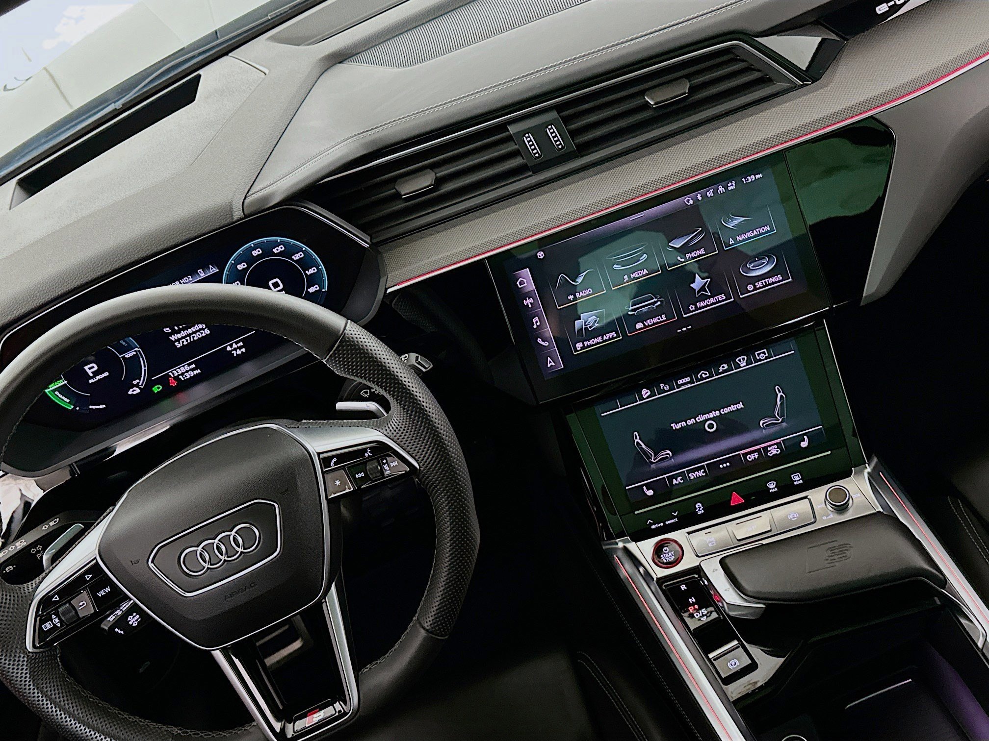 Used 2024 Audi Q8 e-tron Prestige w/ Prestige Package AWD/4WD image 19