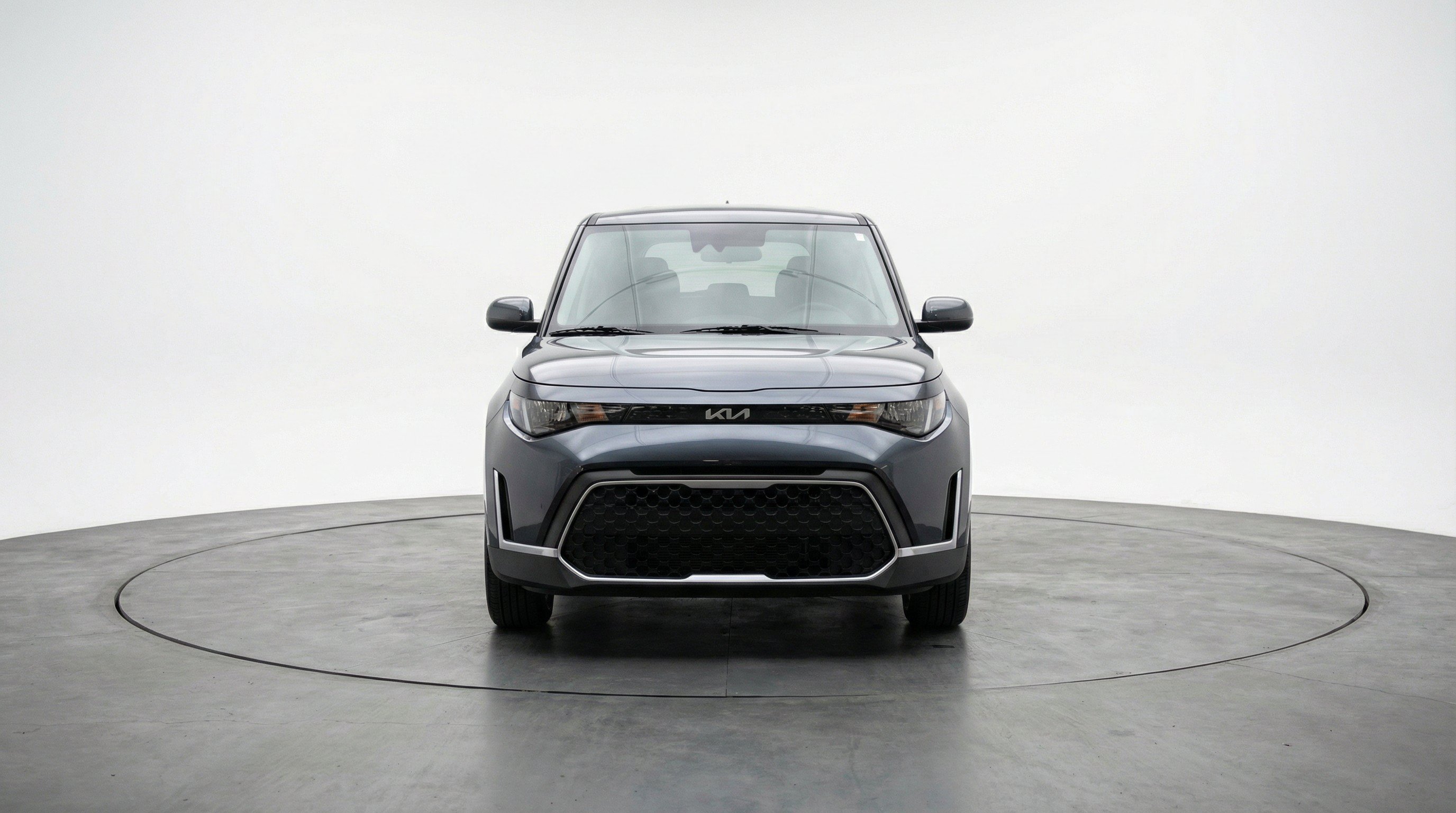 Used 2025 Kia Soul FWD image 2
