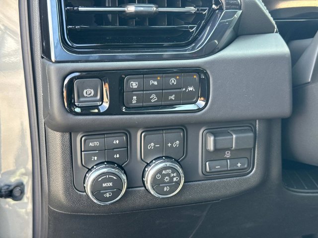New 2026 GMC Yukon AT4 Ultimate AWD/4WD image 30