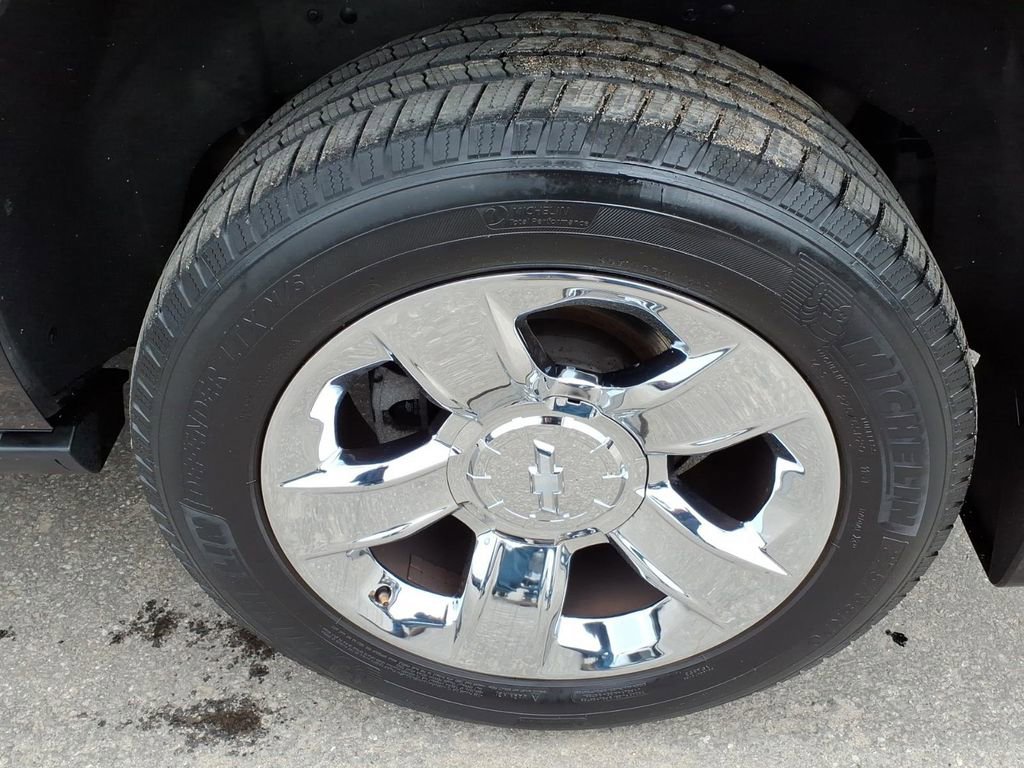 Used 2015 Chevrolet Tahoe LTZ AWD/4WD image 9