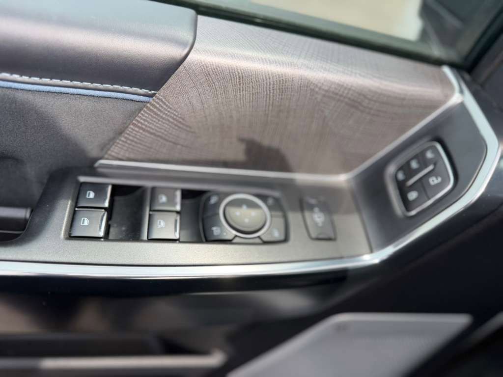 Used 2025 Ford F350 Platinum image 20