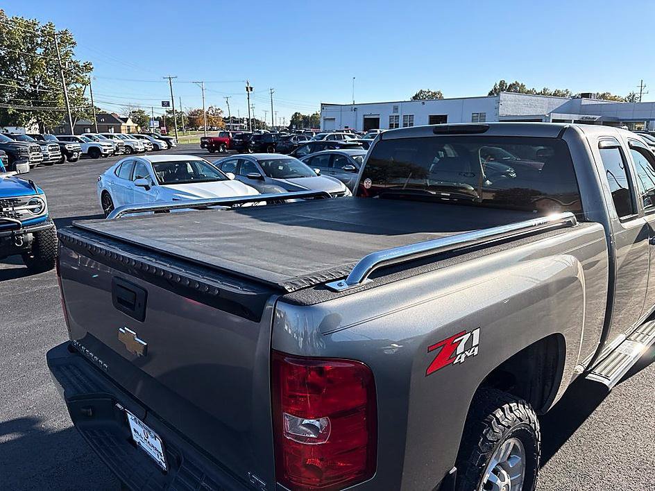 Used 2007 Chevrolet Silverado 2500 LTZ w/ Suspension Package, Off-Road AWD/4WD image 7