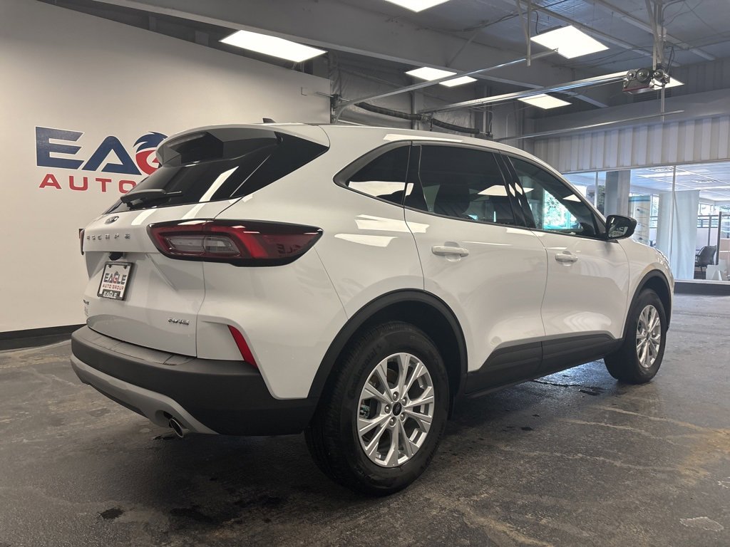 New 2025 Ford Escape Active w/ Cold Weather Package image 11