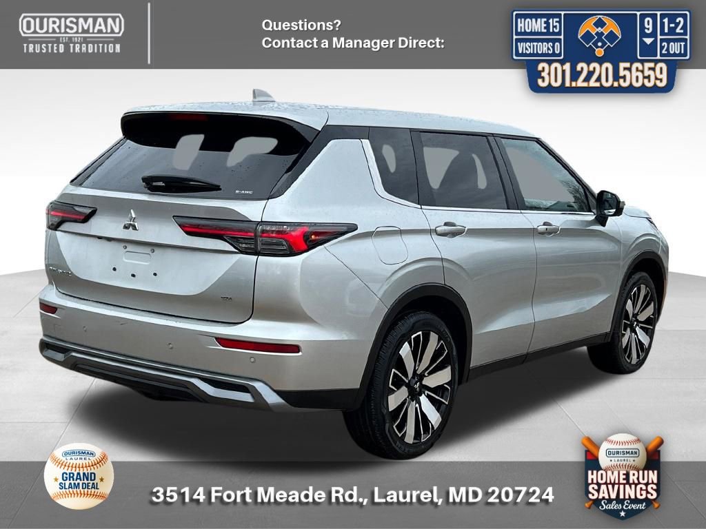 Used 2025 Mitsubishi Outlander SE image 2