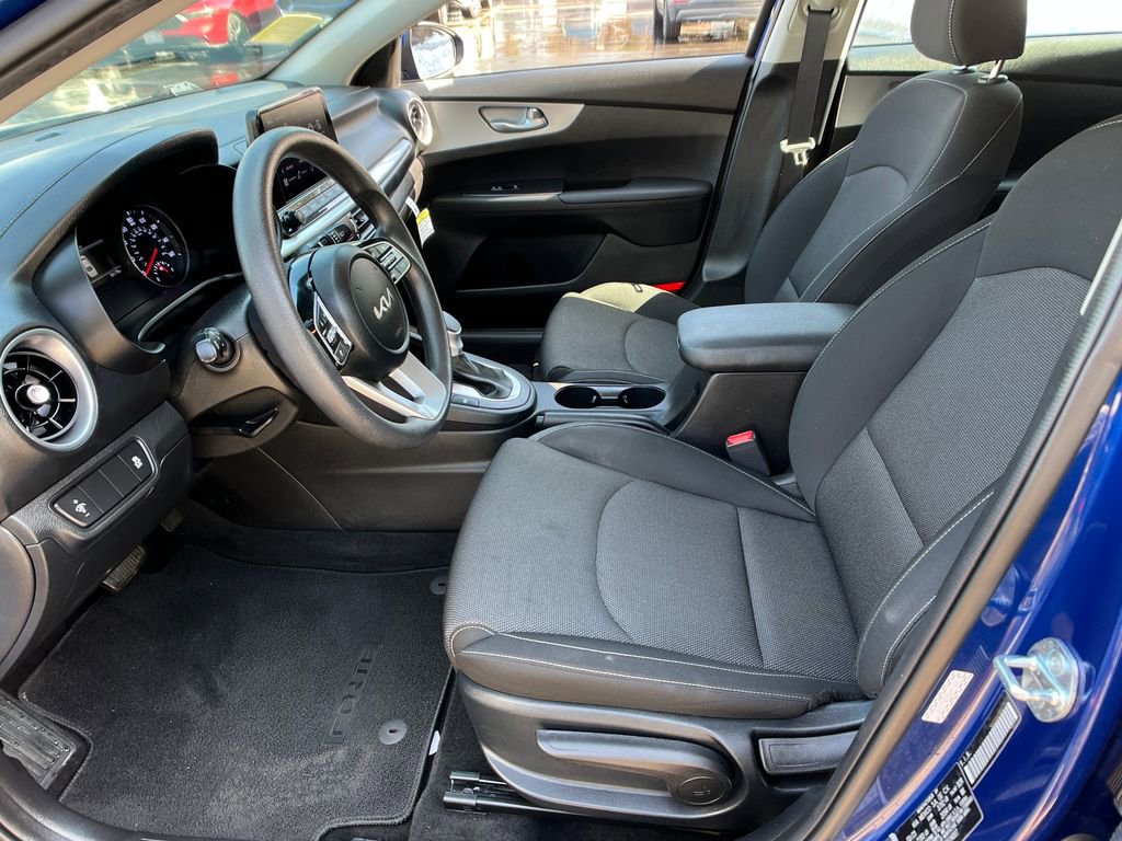 Used 2023 Kia Forte LXS image 9
