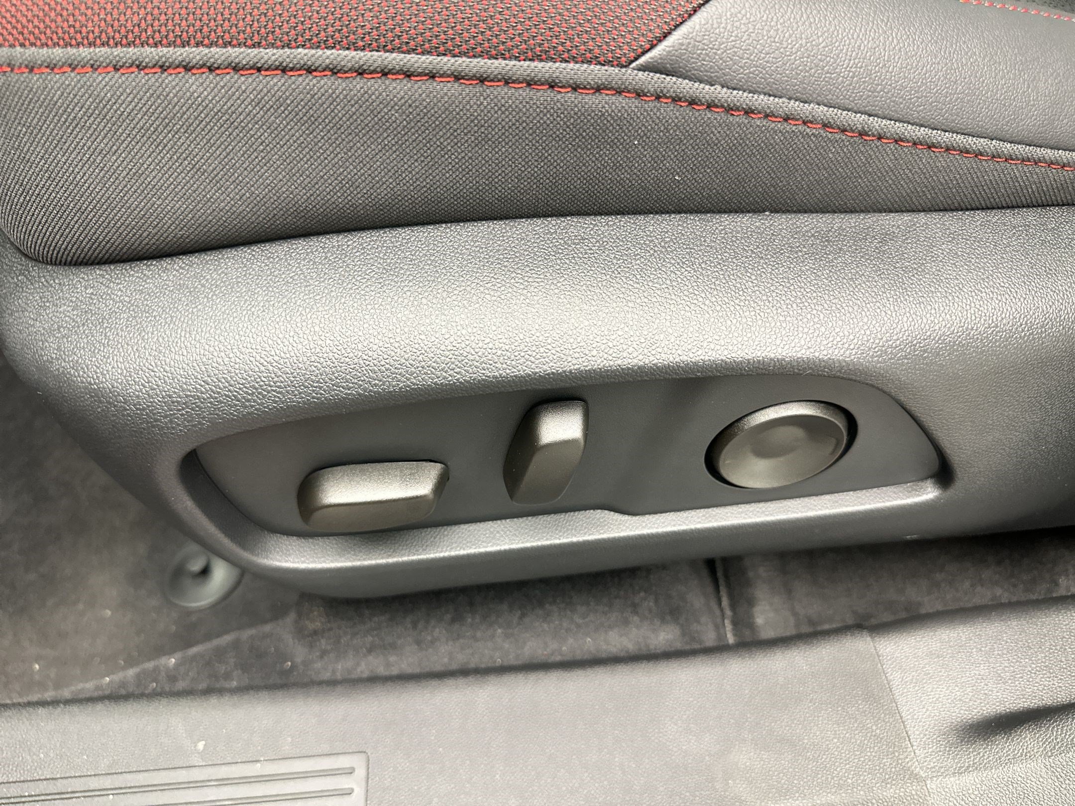 New 2027 Chevrolet Equinox RS w/ LPO, Floor Liner Package AWD/4WD image 15