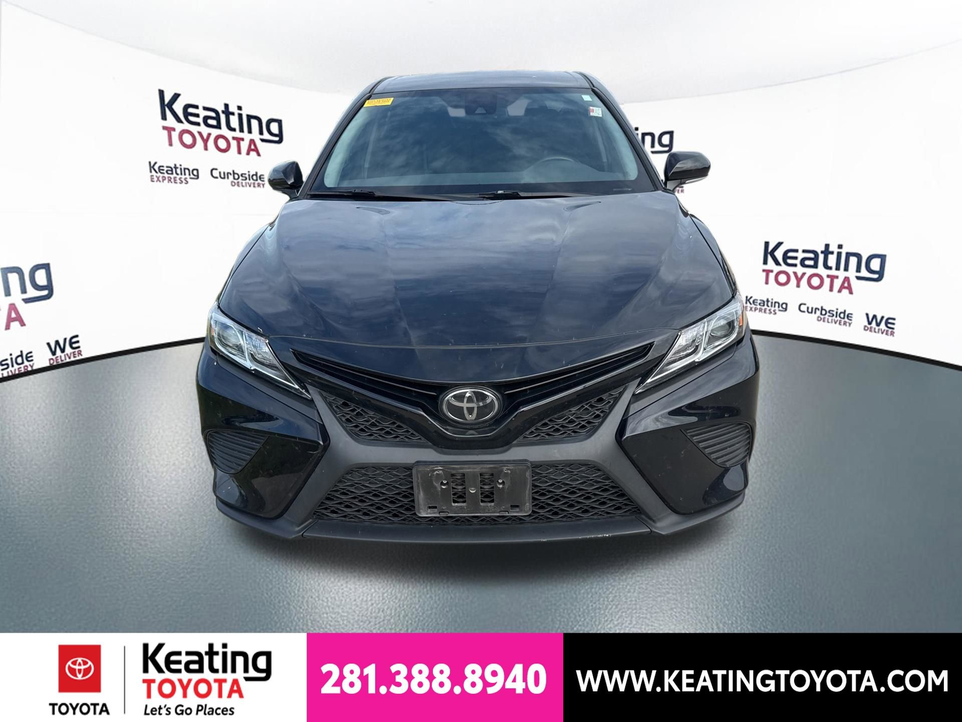 Used 2020 Toyota Camry SE w/ Convenience Package FWD image 2