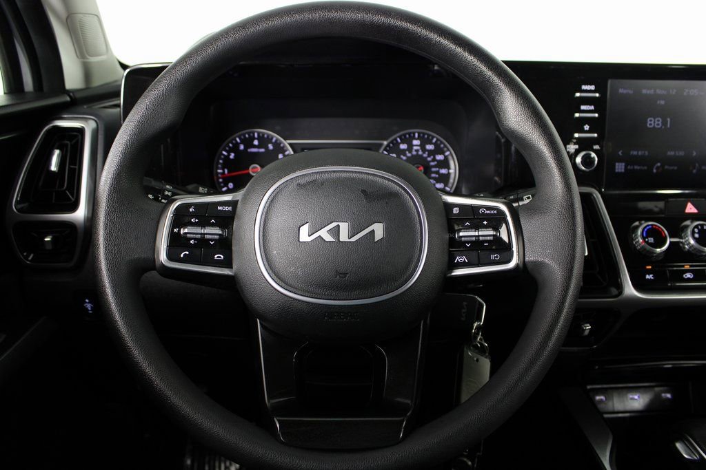 Used 2023 Kia Sorento LX image 21