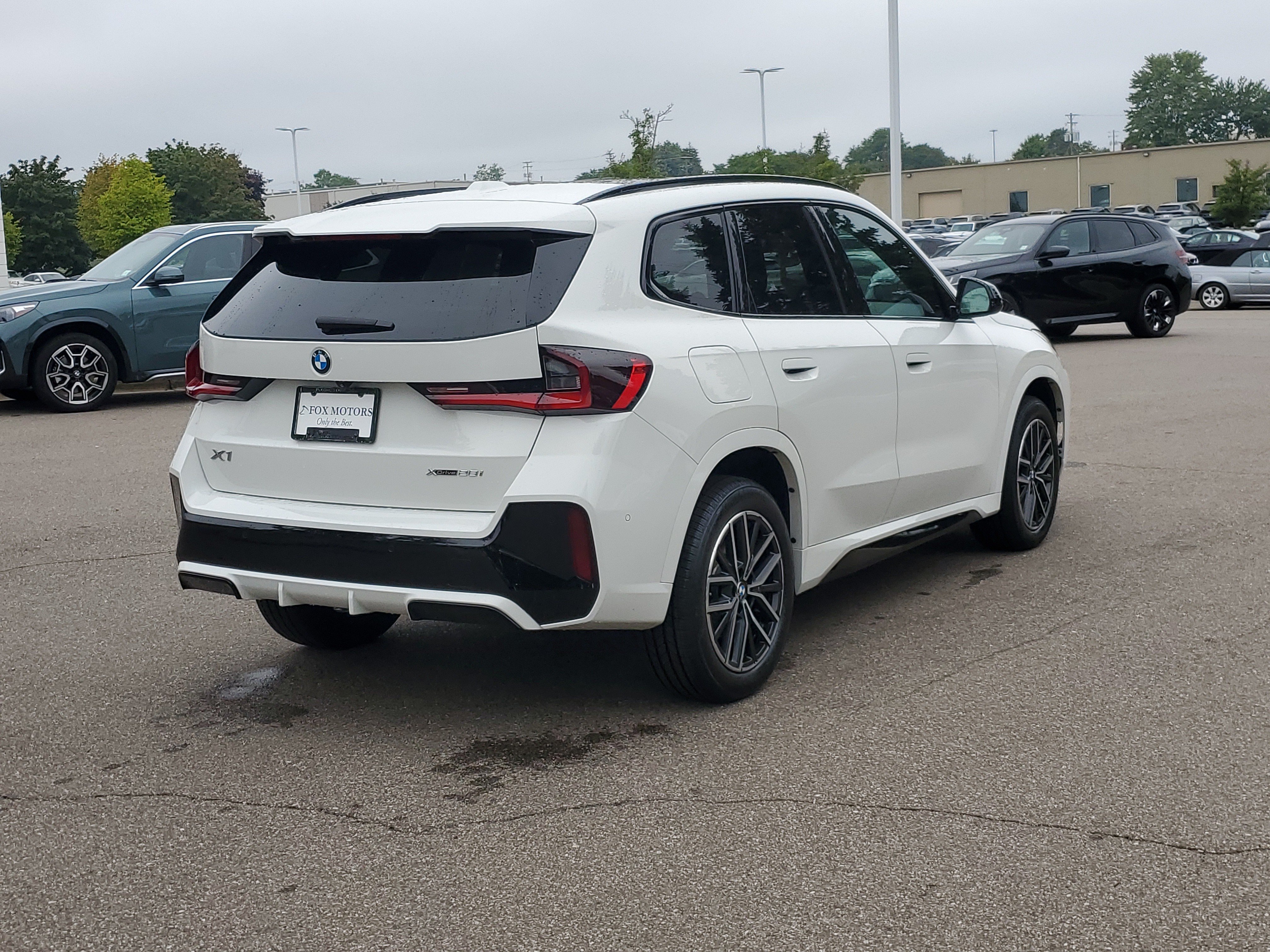 Used 2023 BMW X1 xDrive28i w/ M Sport Package AWD/4WD image 5