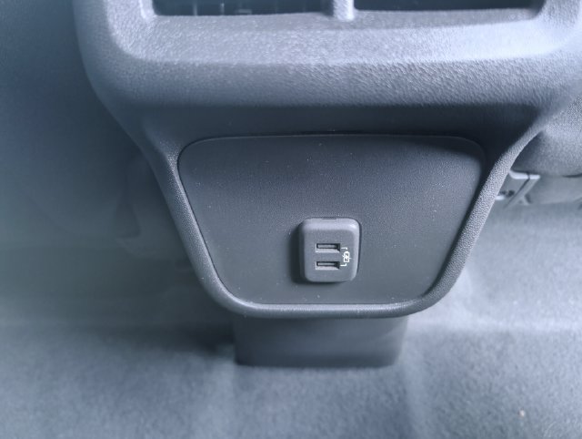 Used 2023 Chevrolet Equinox LT FWD image 32