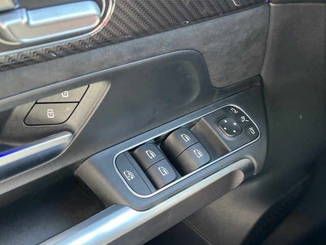 Used 2024 Mercedes-Benz GLB 250 image 16