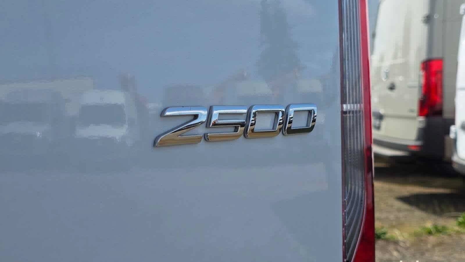 Used 2025 Mercedes-Benz Sprinter 2500 image 19