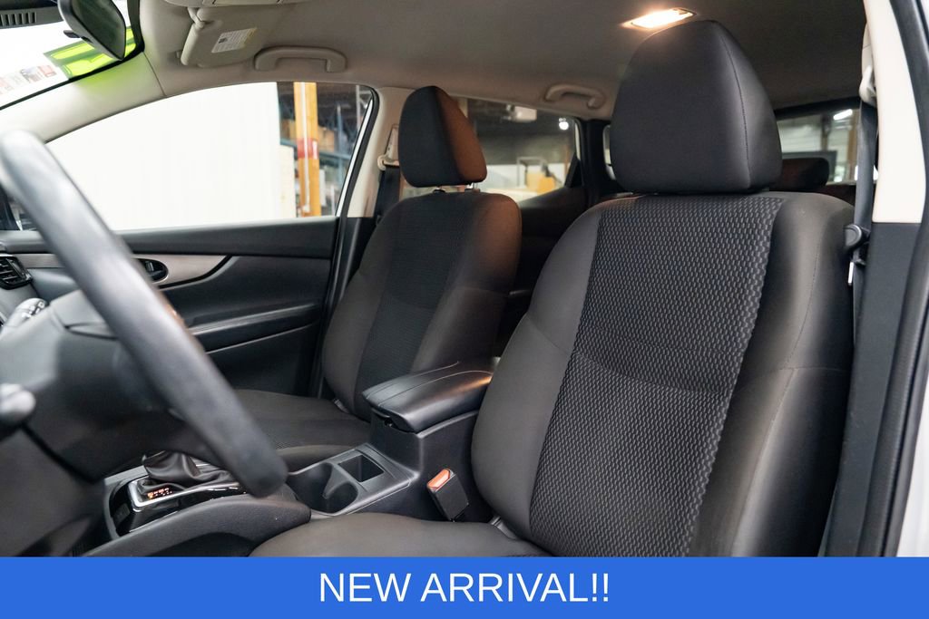 Used 2021 Nissan Rogue Sport S image 22