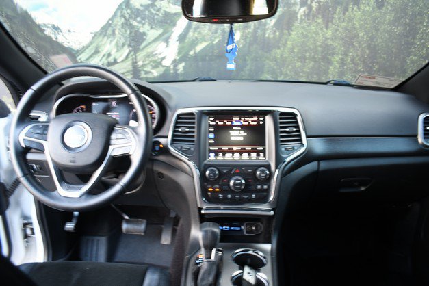 Used 2017 Jeep Grand Cherokee Altitude AWD/4WD image 18