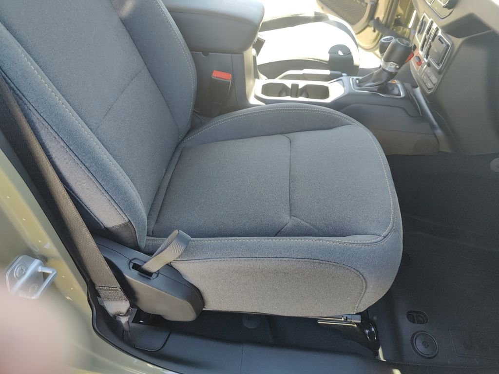 New 2025 Jeep Gladiator Willys image 32