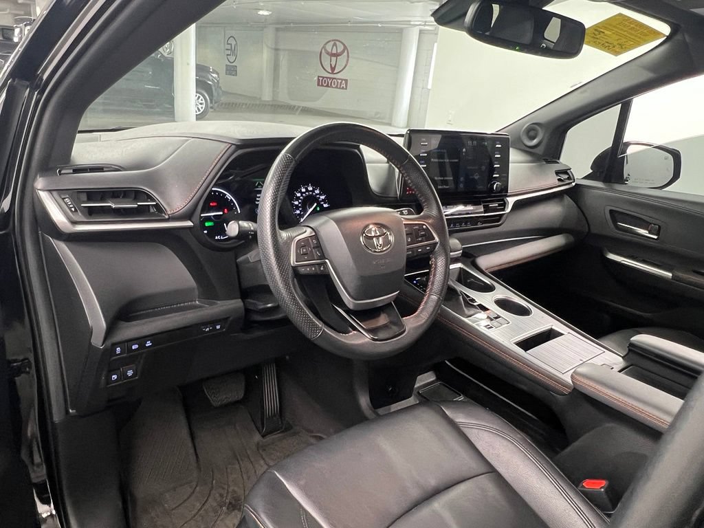 Used 2024 Toyota Sienna XSE w/ XSE Plus Package AWD/4WD image 10