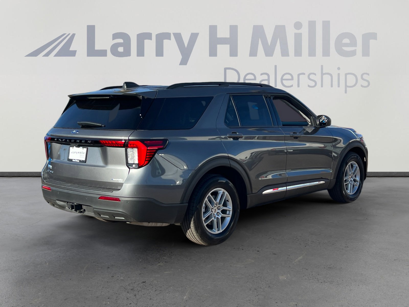 Certified 2025 Ford Explorer Active image 5