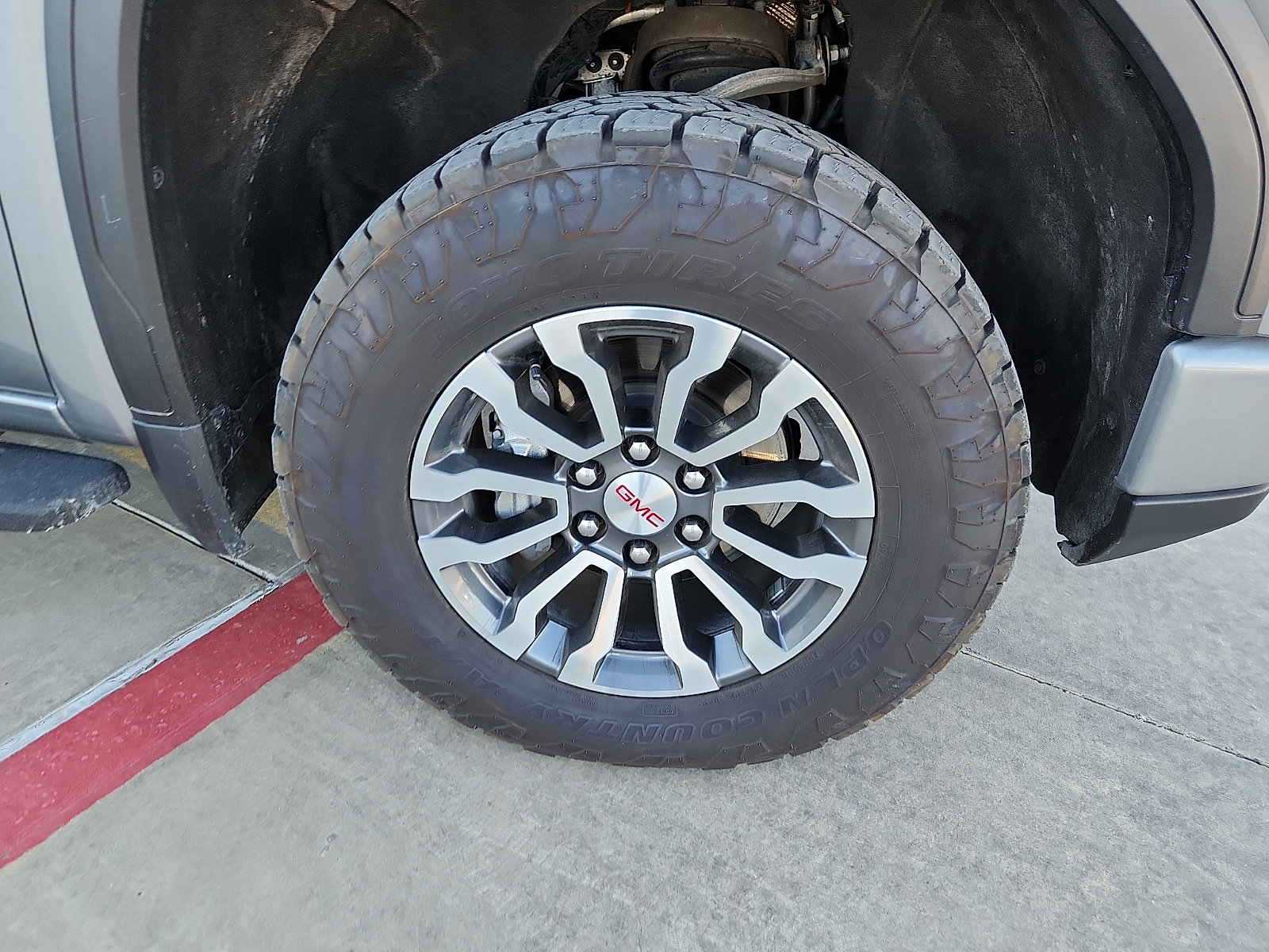 Used 2023 GMC Sierra 1500 AT4 w/ AT4 Premium Package image 9