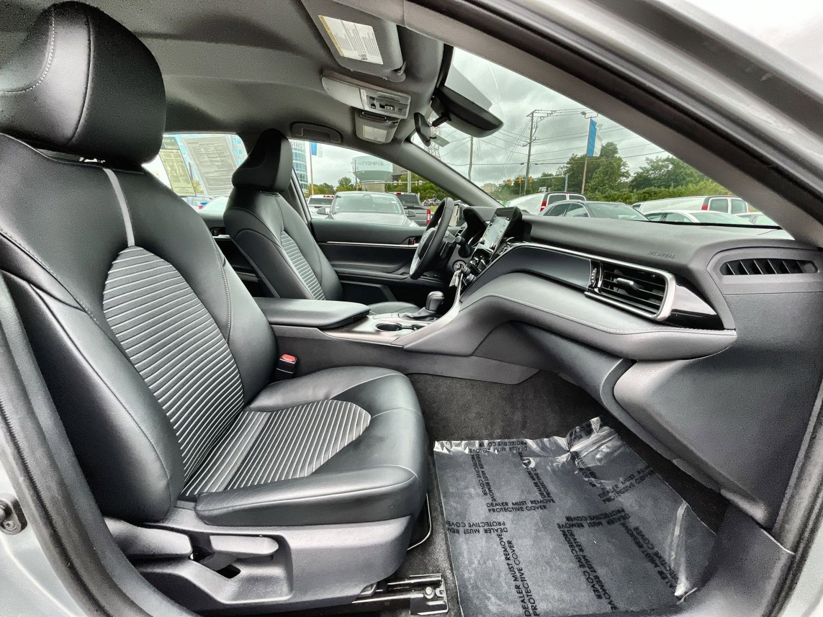 Used 2023 Toyota Camry SE image 25