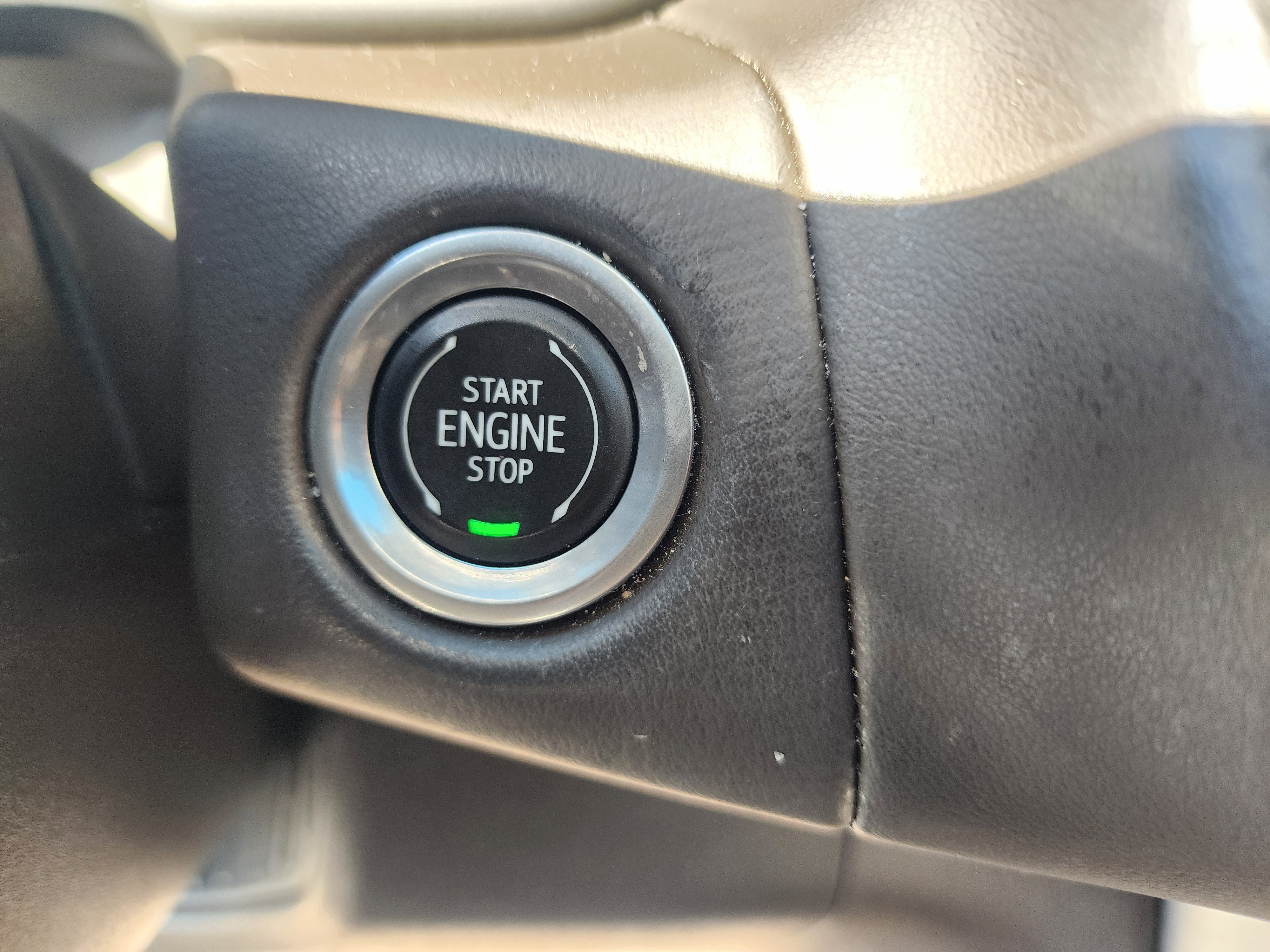 Used 2023 GMC Yukon XL SLT w/ SLT Premium Package image 35