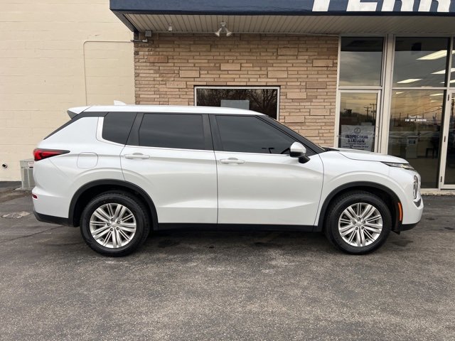 Used 2023 Mitsubishi Outlander ES