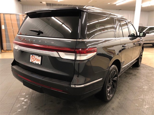 Used 2024 Lincoln Navigator L Reserve image 12