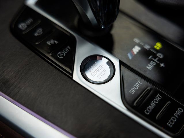 Used 2020 BMW X7 M50i image 21