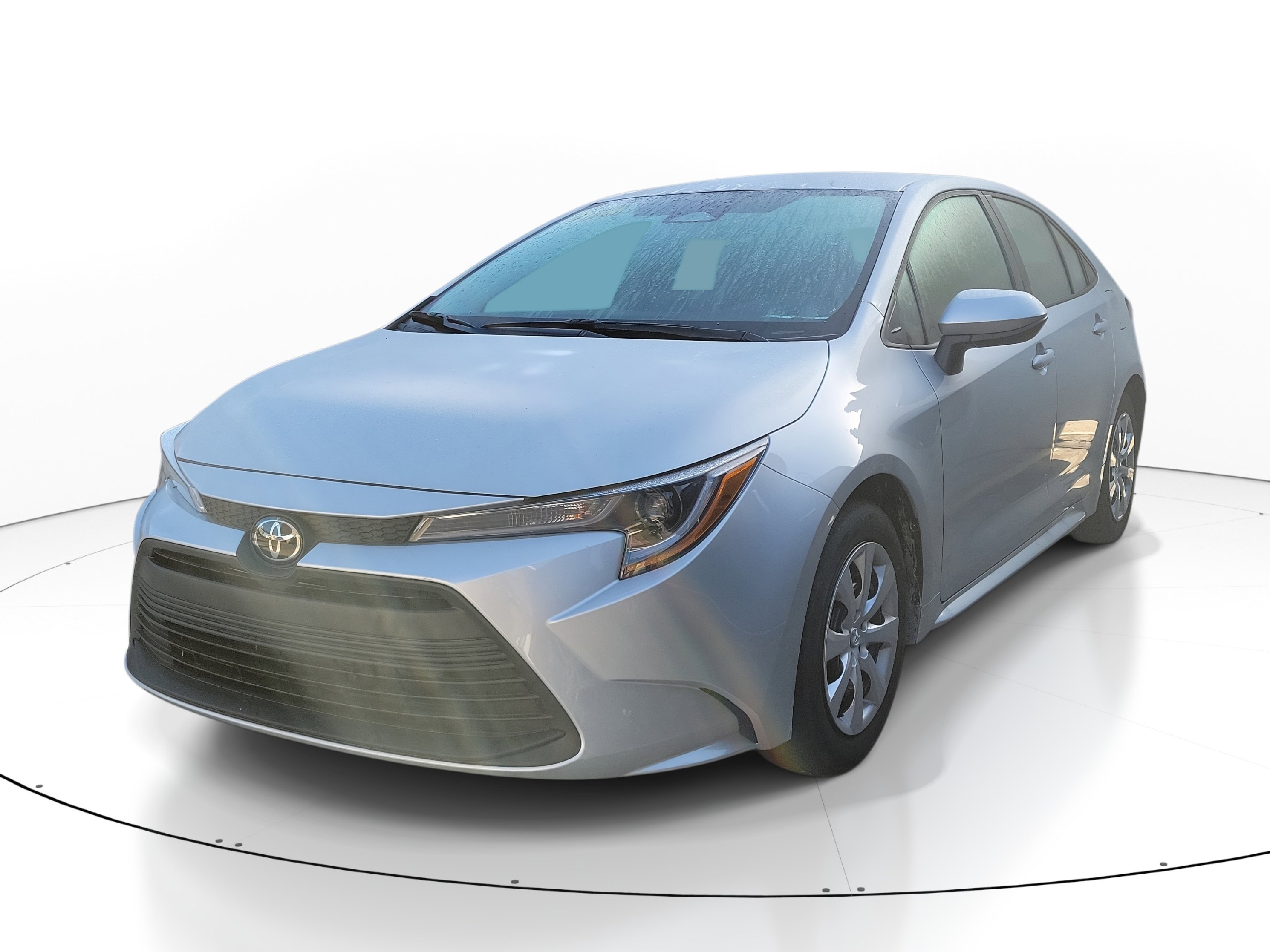 Used 2025 Toyota Corolla LE image 3