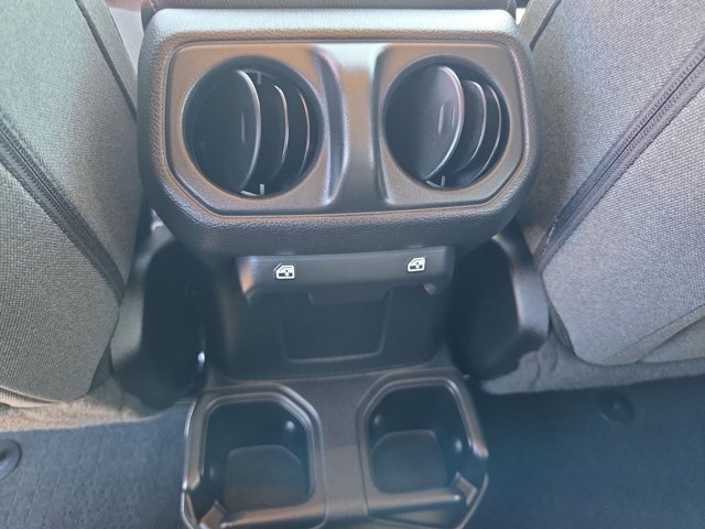 Used 2025 Jeep Wrangler Unlimited Sport AWD/4WD image 16