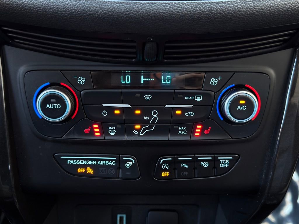 Used 2018 Ford Escape Titanium w/ Ford Safe & Smart Package image 39