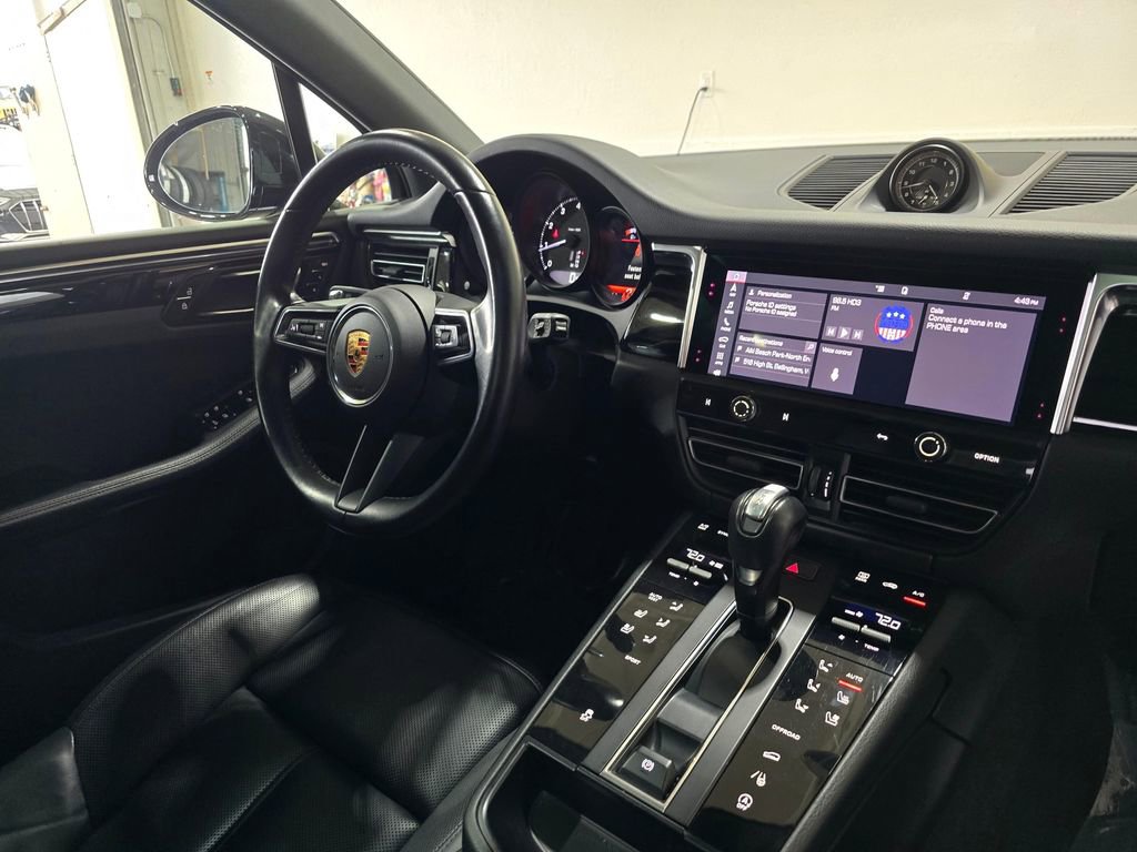 Used 2024 Porsche Macan image 29