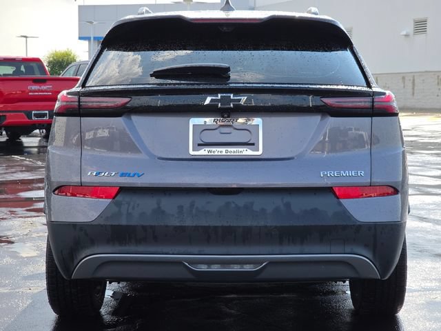 Used 2022 Chevrolet Bolt EUV Premier w/ Sun & Sound Package FWD image 18