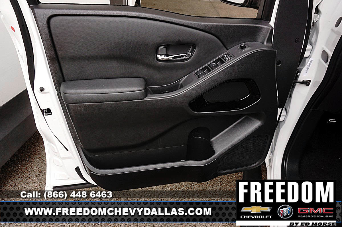 Used 2023 Nissan Frontier SV w/ Midnight Edition Package RWD image 32