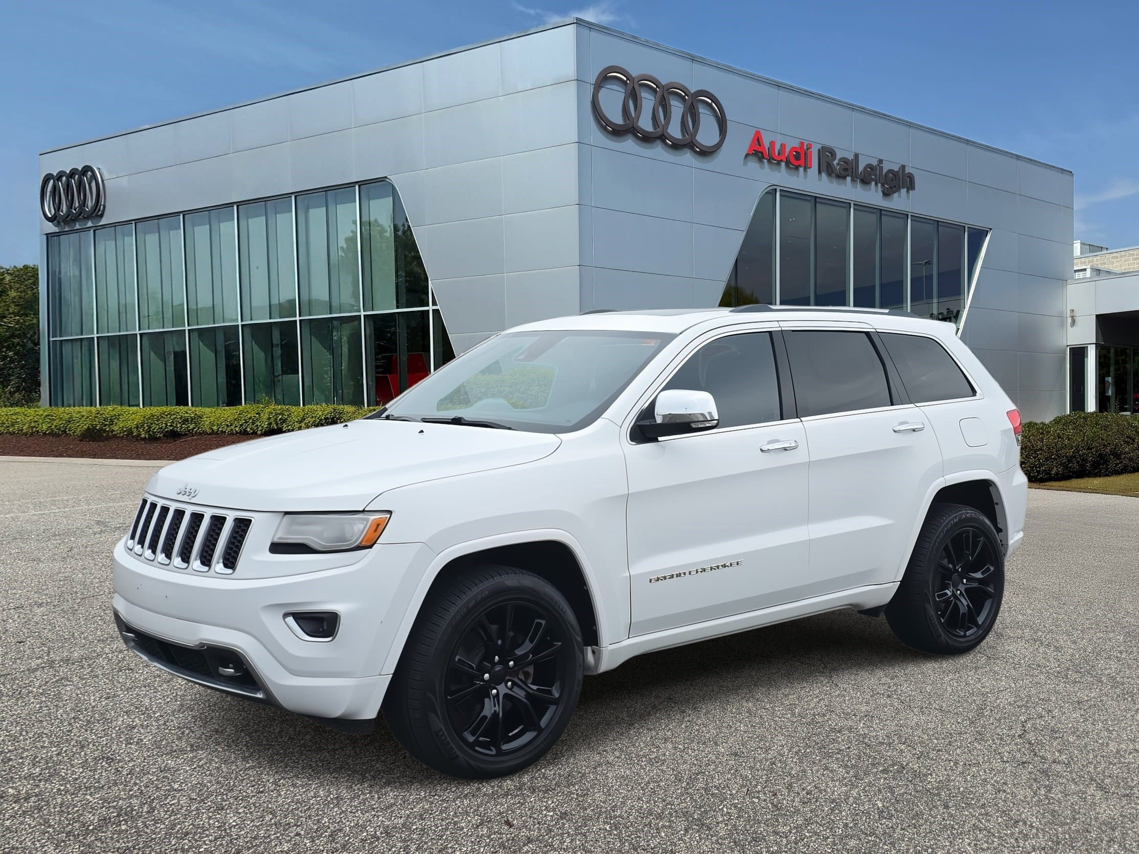Used 2014 Jeep Grand Cherokee Overland w/ Advanced Technology Group
