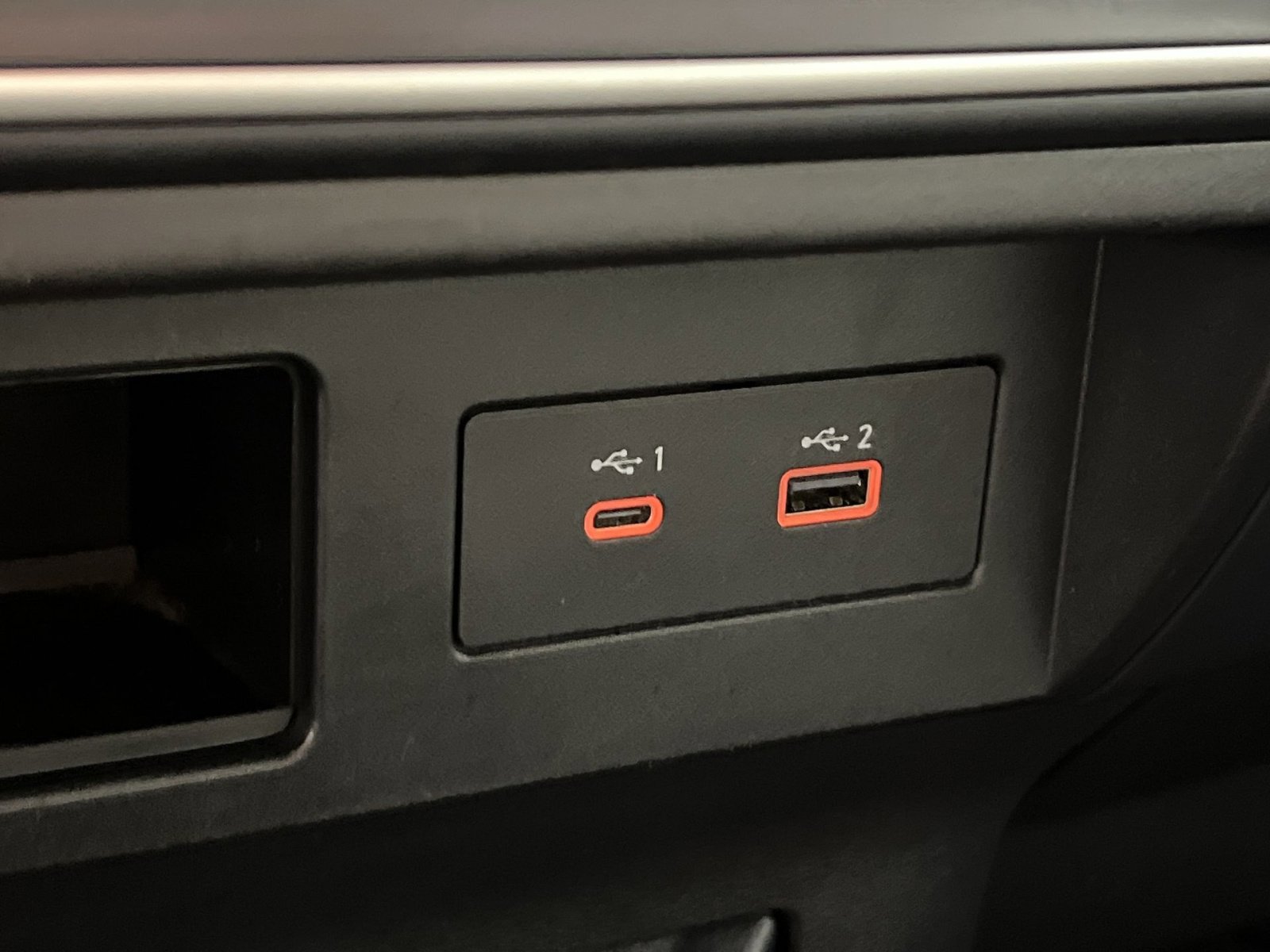 Used 2021 Nissan Titan S image 33