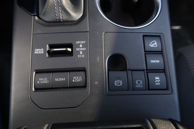 Used 2024 Toyota Highlander LE image 20