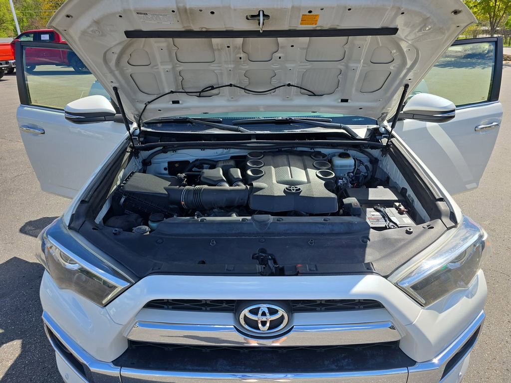 Used 2014 Toyota 4Runner Limited AWD/4WD image 32
