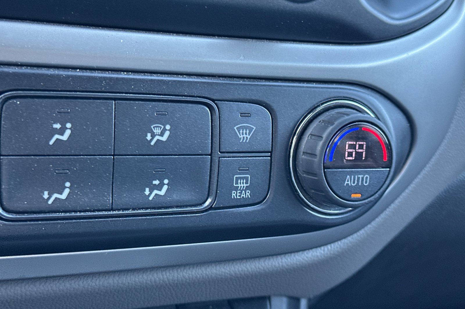 Used 2019 Chevrolet Colorado LT AWD/4WD image 28