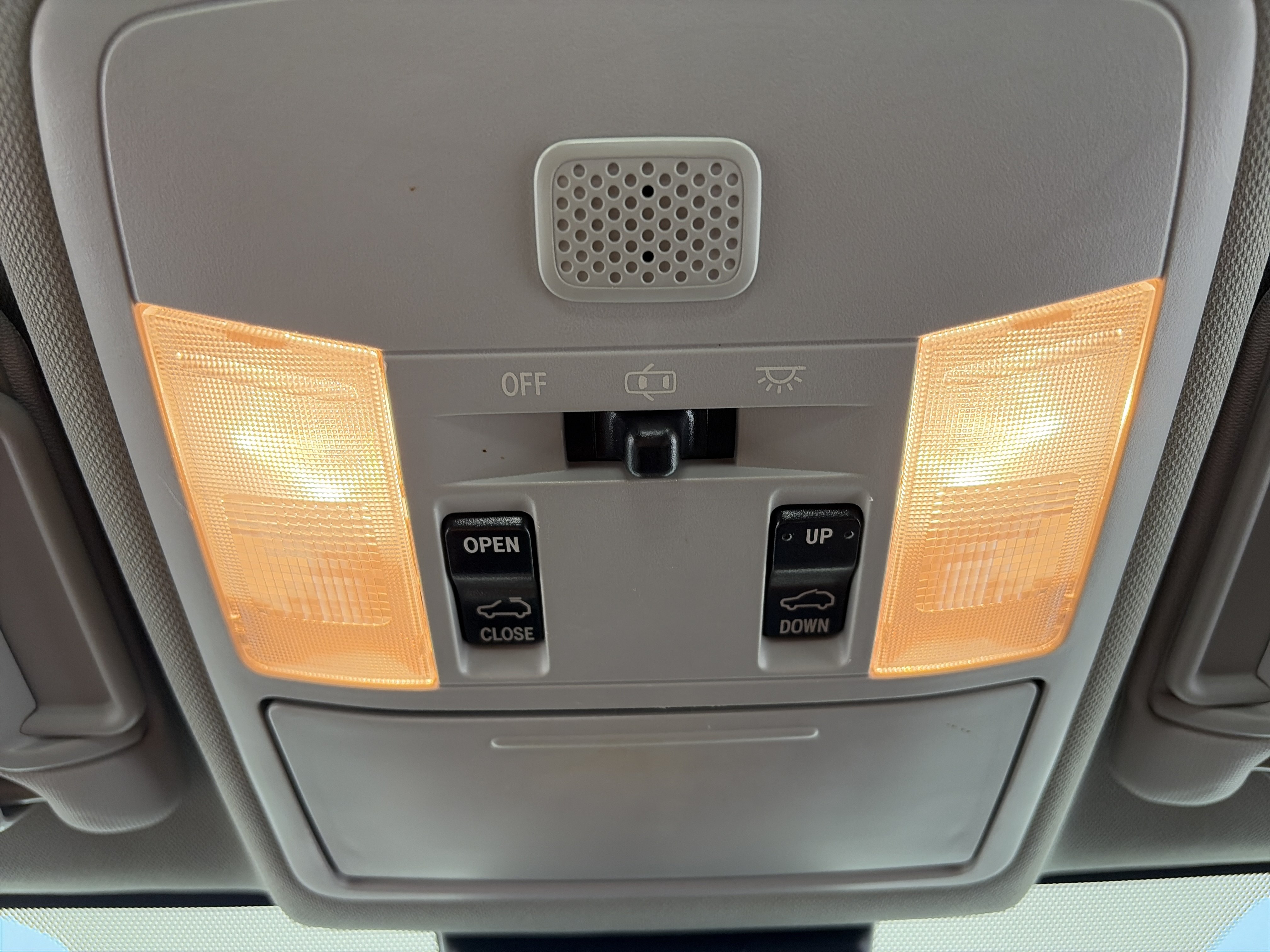 Used 2018 Toyota RAV4 XLE FWD image 31