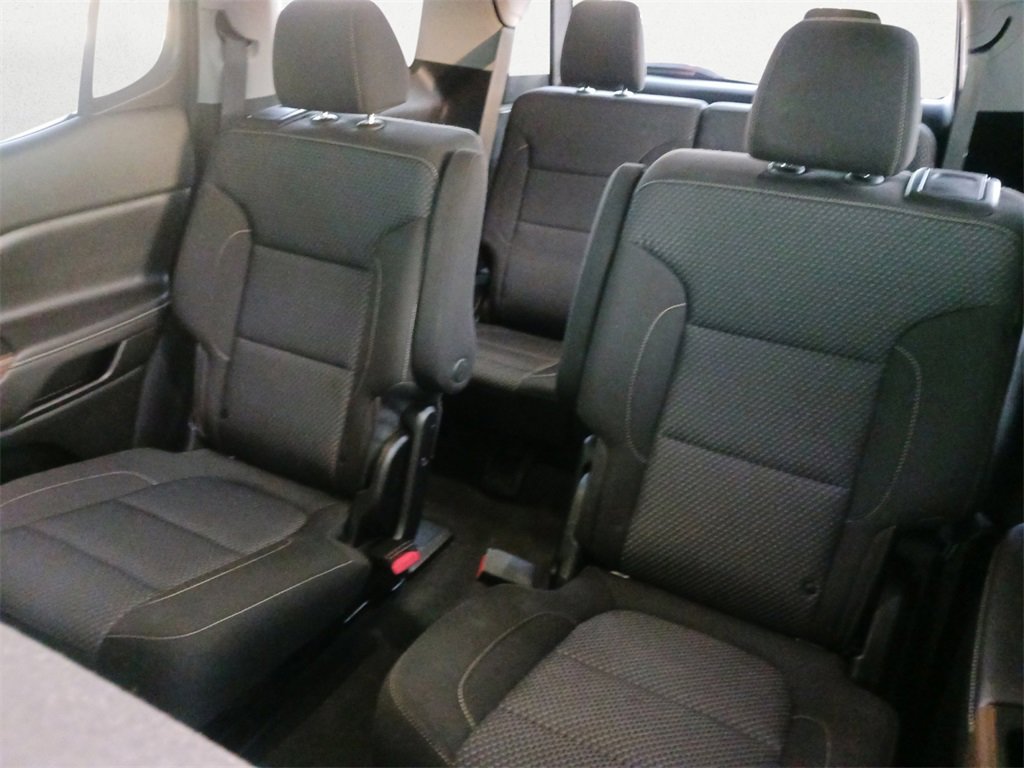 Used 2023 GMC Acadia SLE image 9