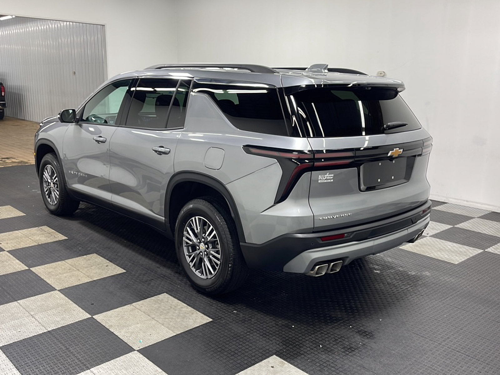 Used 2026 Chevrolet Traverse LT w/ Driver Confidence Package FWD image 17