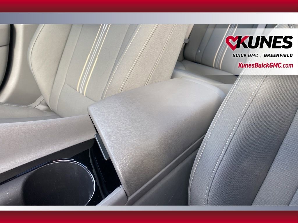 Used 2025 Hyundai Elantra SEL image 31