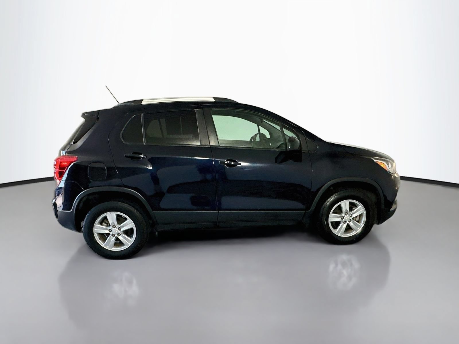 Used 2022 Chevrolet Trax LT w/ Driver Confidence Package AWD/4WD image 8