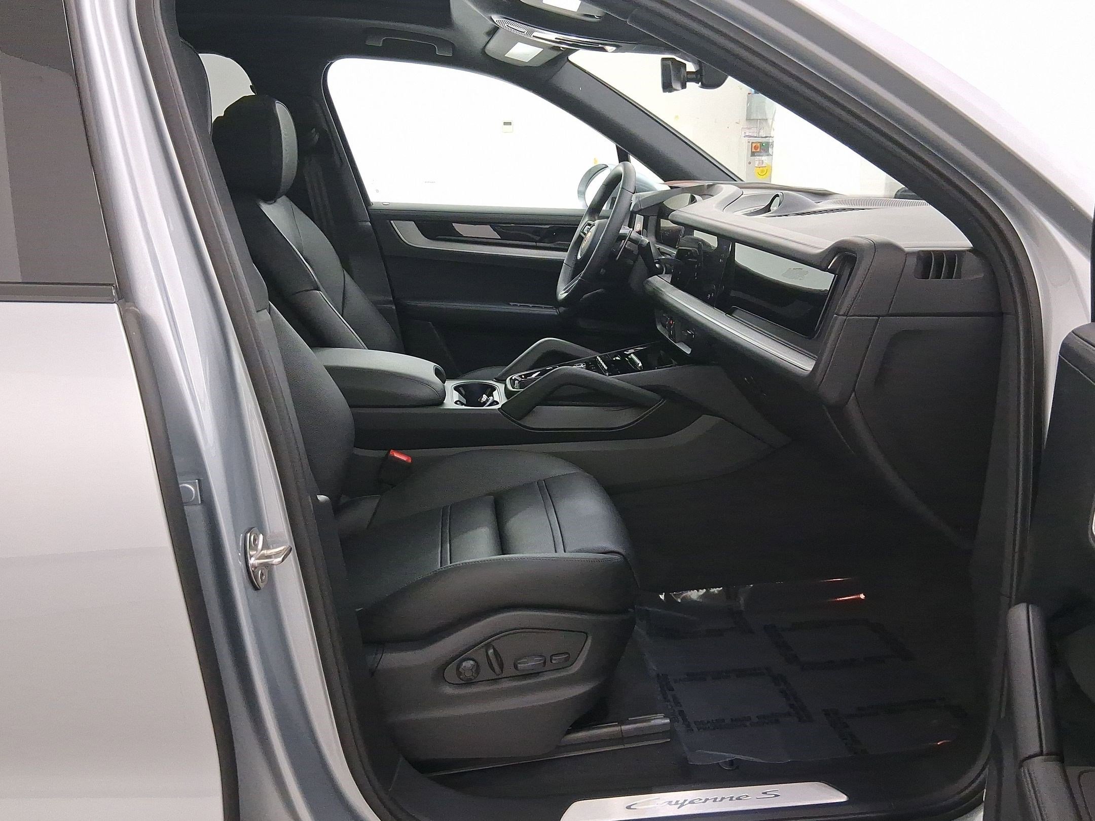 New 2026 Porsche Cayenne S AWD/4WD image 34