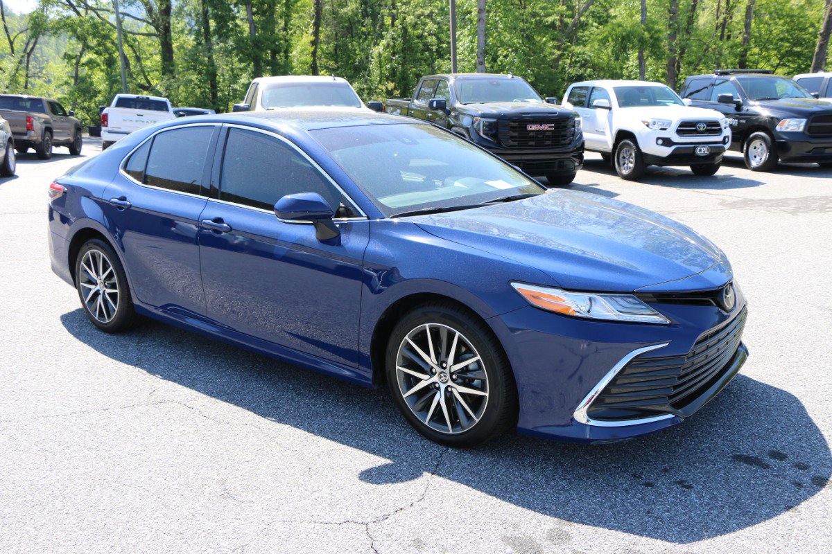 Used 2024 Toyota Camry XLE FWD image 10